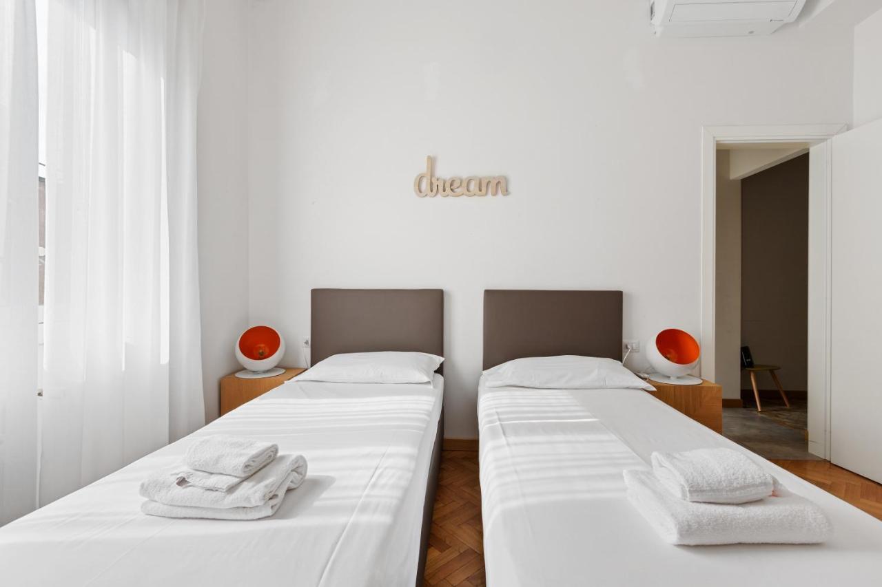 Roomy Apartment Duomo & San Babila Milan Exterior photo