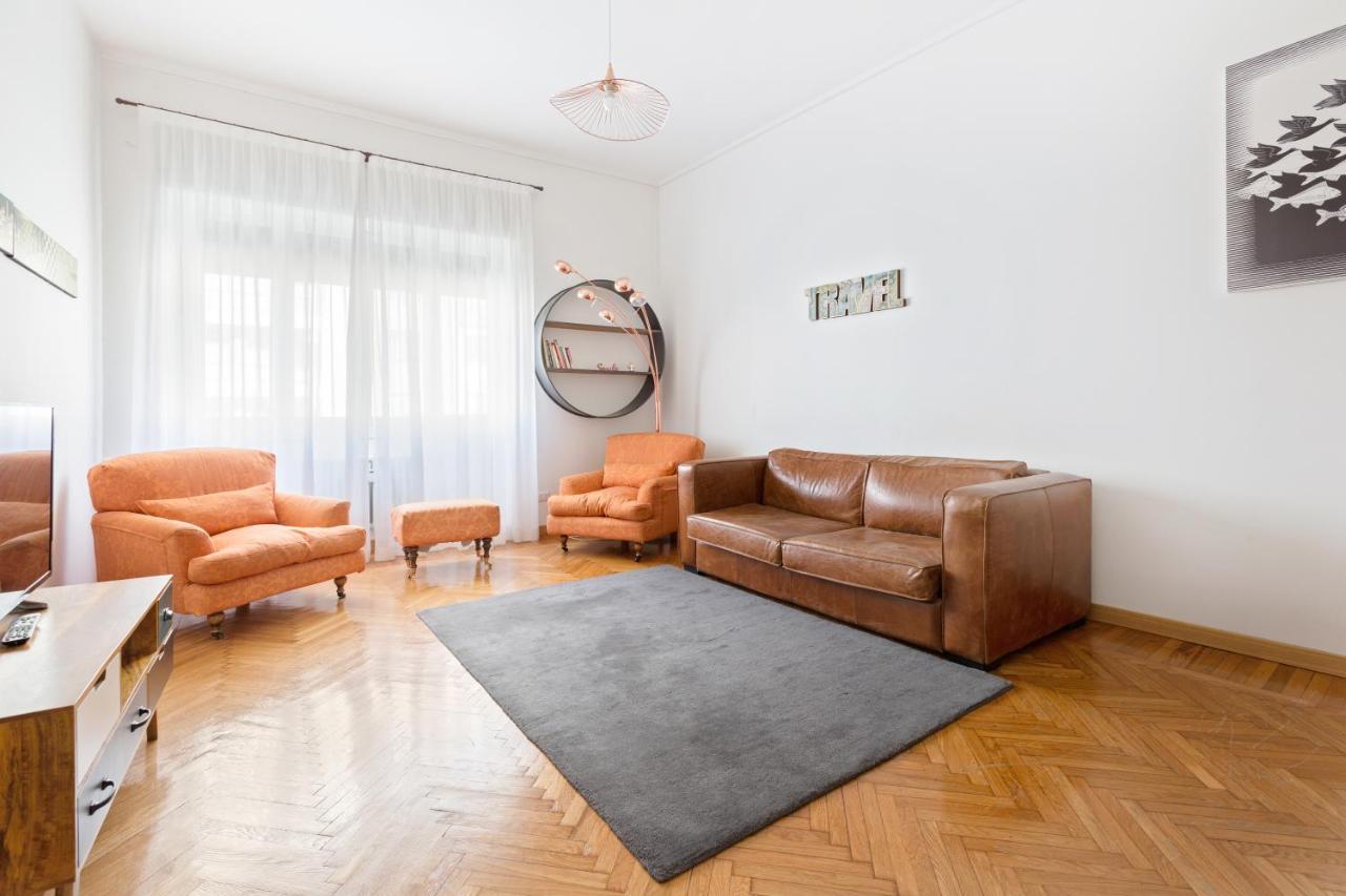 Roomy Apartment Duomo & San Babila Milan Exterior photo